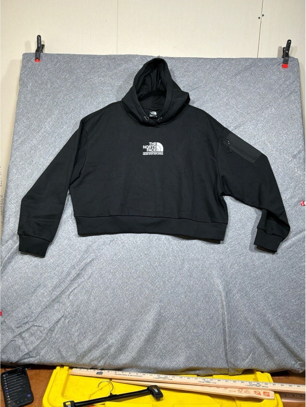 Woman’s Size XL North Face Crop Top With Multiple Pockets